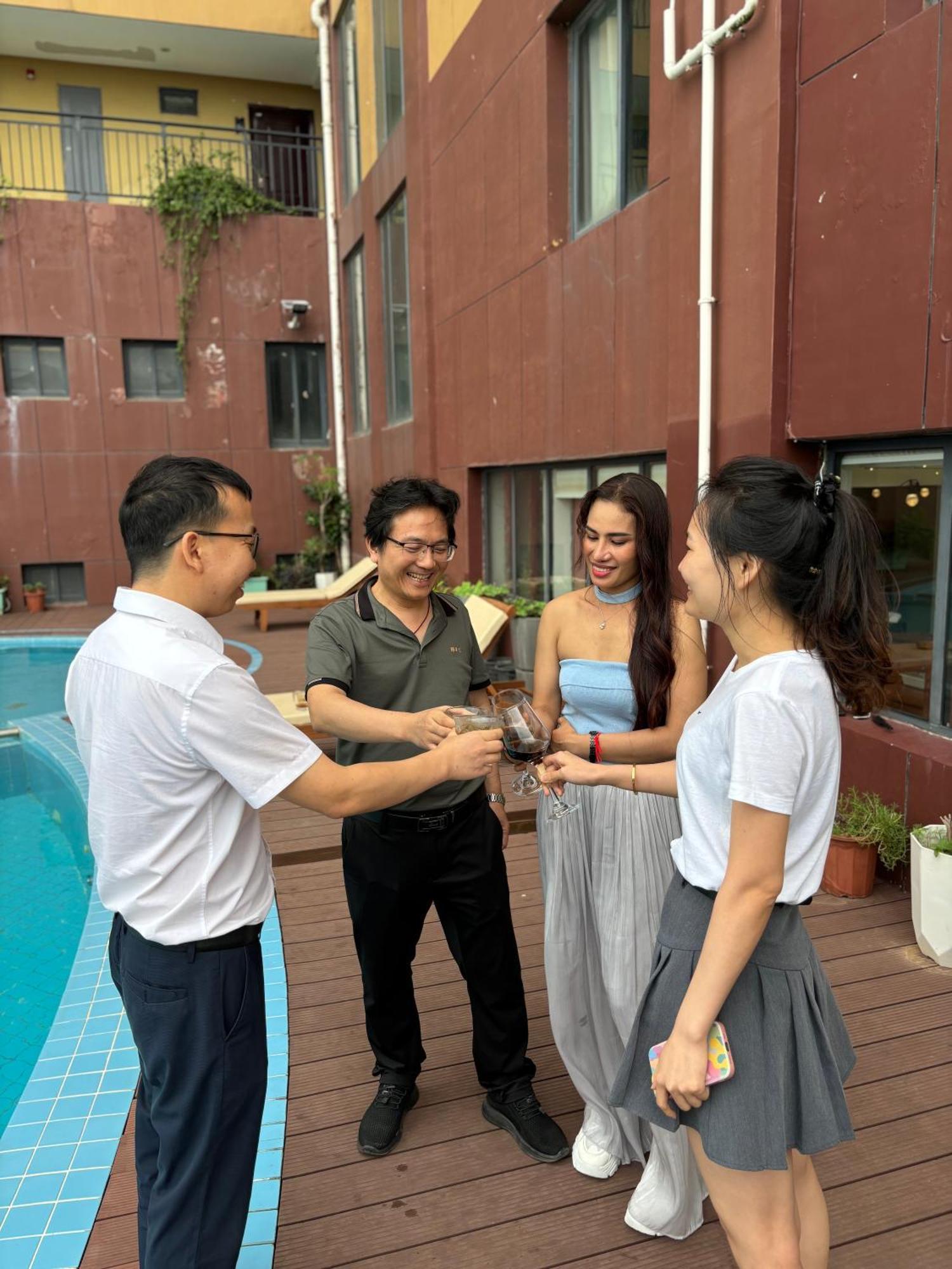 ซิตี้ คอมฟอร์ต โฮเต็ล พนมเปญแอร์พอร์ต Hotel ภายนอก รูปภาพ