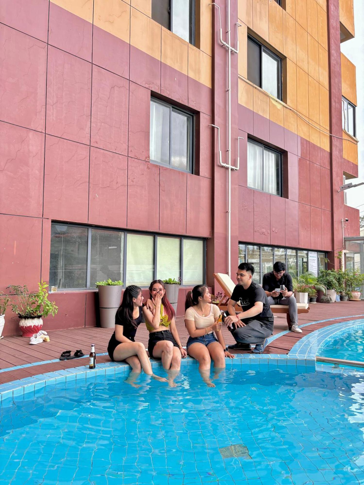 ซิตี้ คอมฟอร์ต โฮเต็ล พนมเปญแอร์พอร์ต Hotel ภายนอก รูปภาพ